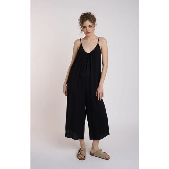 Hunter + Brown NWT Wide Leg Jumpsuit Romper Sz Small Black Casual Playsuit Crop - Picture 1 of 4